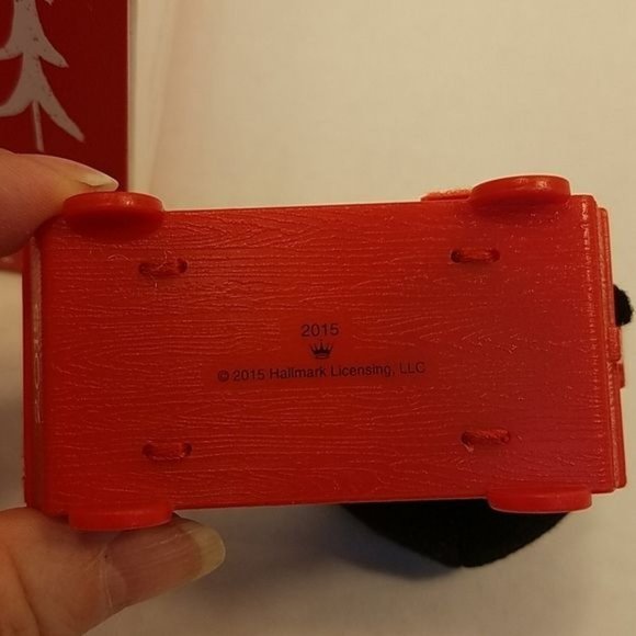 Hallmark Keepsake Ornament Baby's 1st Christmas PENGUIN WAGON - Picture 7 of 8